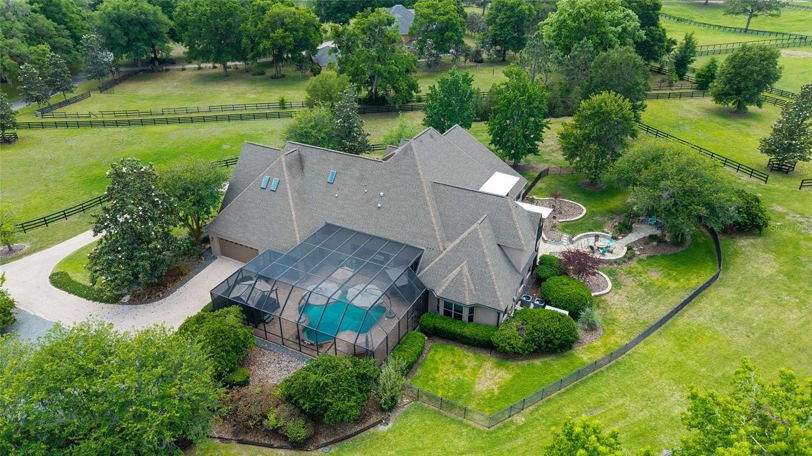5.3 Acres of Land with Home for Sale in Ocala, Florida