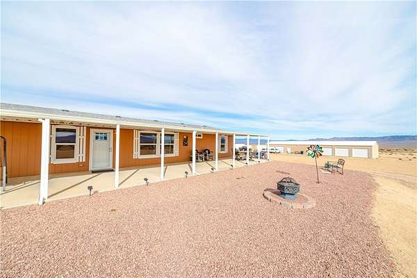 2 Acres of Residential Land with Home for Sale in Kingman, Arizona