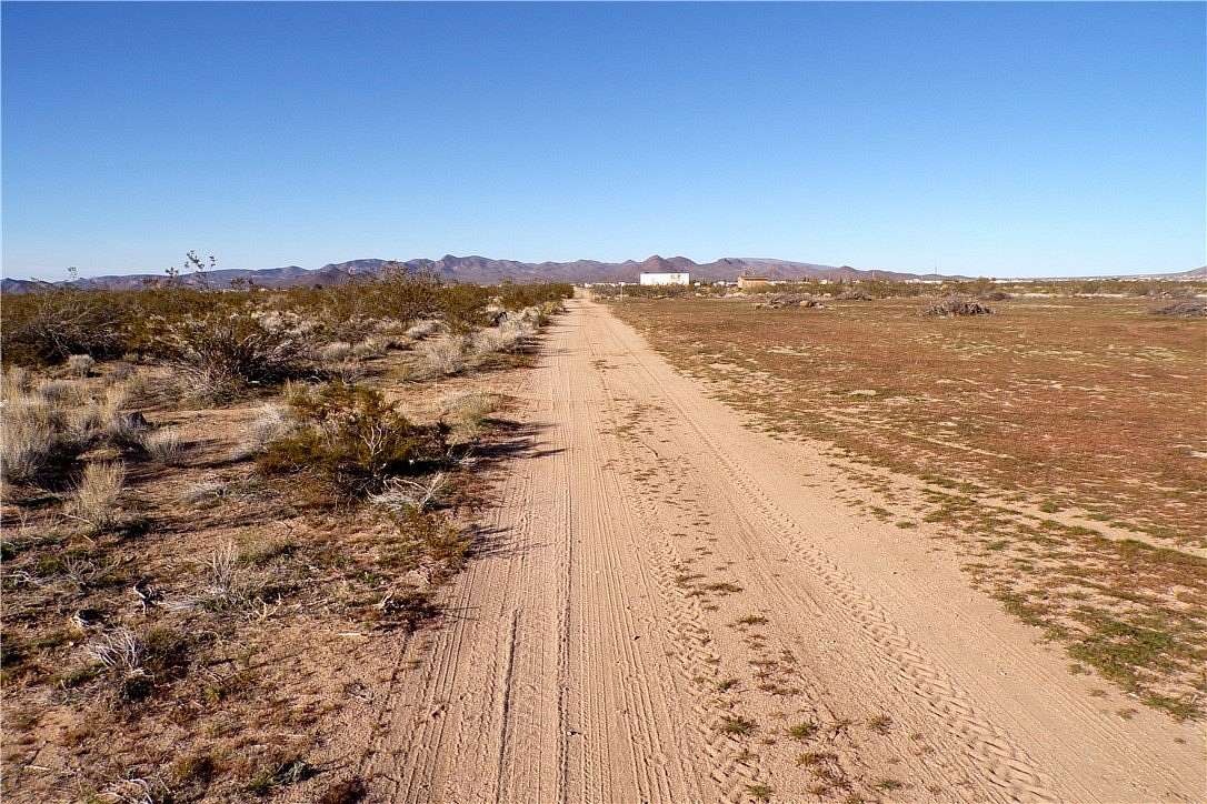 2.5 Acres of Land for Sale in Dolan Springs, Arizona