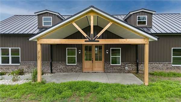 15.5 Acres of Land with Home for Sale in Village of Williamsburg, Virginia