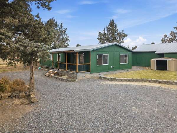 2.5 Acres of Residential Land with Home for Sale in Redmond, Oregon