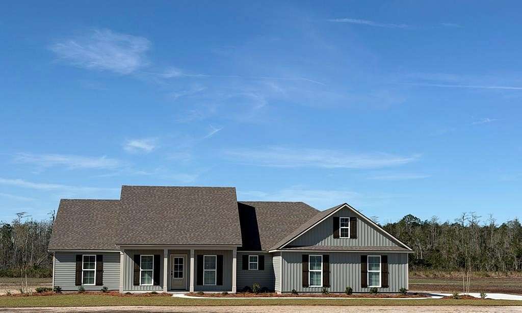 3.17 Acres of Land with Home for Sale in Nashville, Georgia