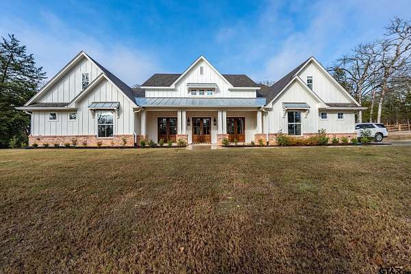 2.4 Acres of Residential Land with Home for Sale in Lindale, Texas