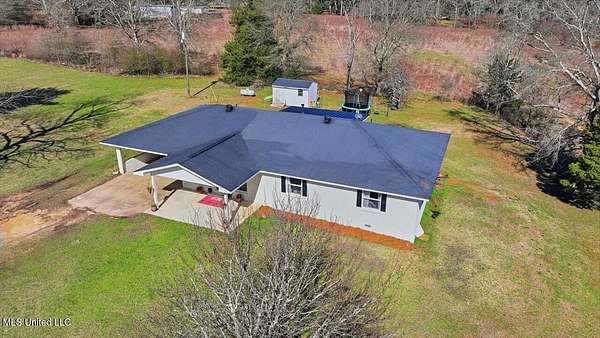 1.77 Acres of Residential Land with Home for Sale in Mendenhall, Mississippi