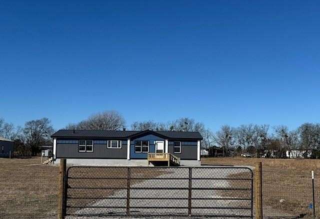 2 Acres of Residential Land with Home for Sale in Quinlan, Texas