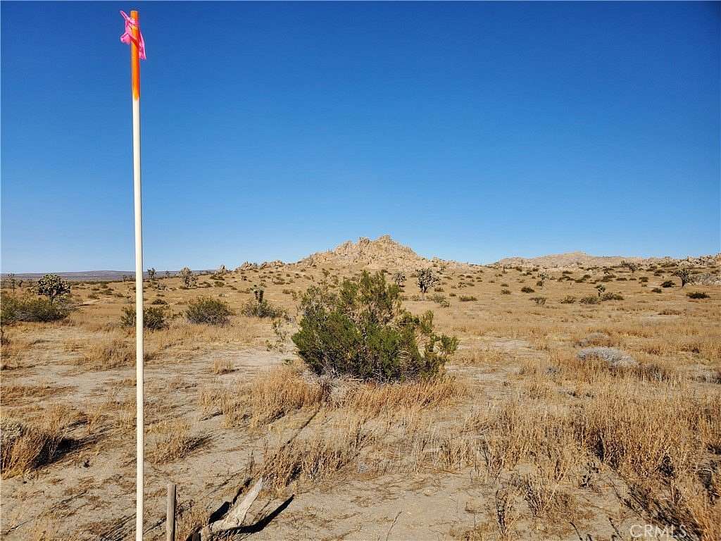 2.21 Acres of Residential Land for Sale in Palmdale, California