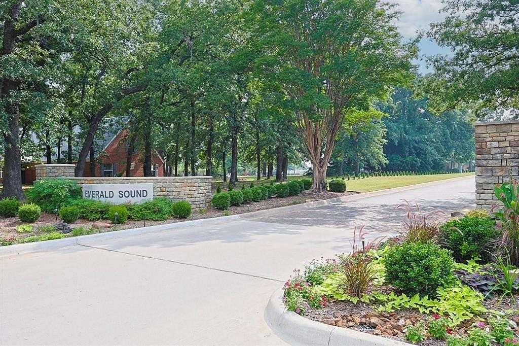 1.24 Acres of Residential Land for Sale in Oak Point, Texas