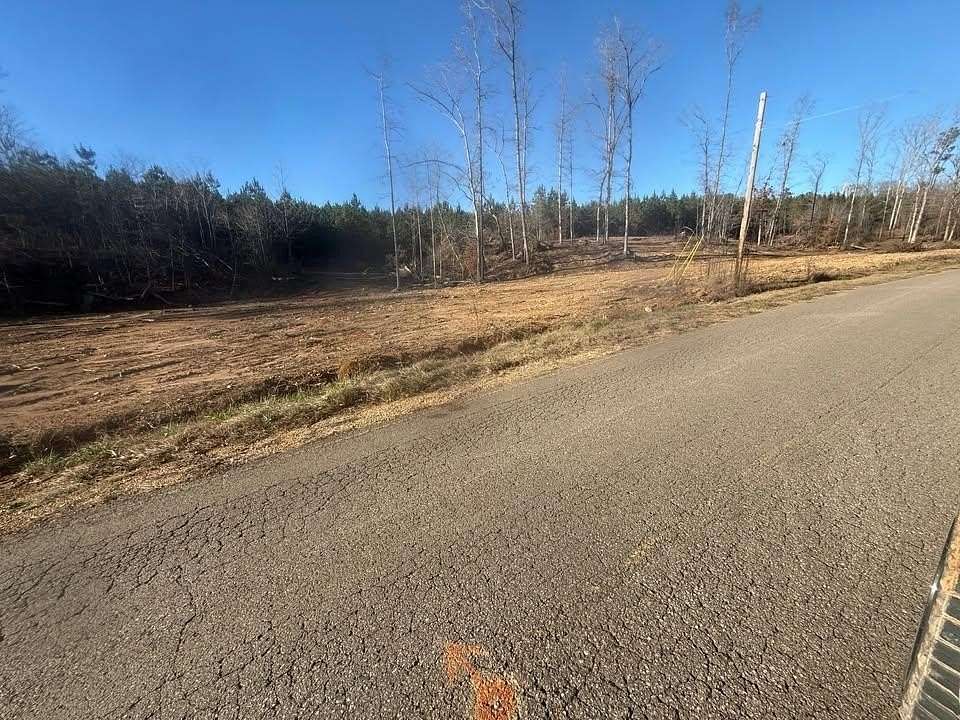 13.8 Acres of Land for Sale in Savannah, Tennessee