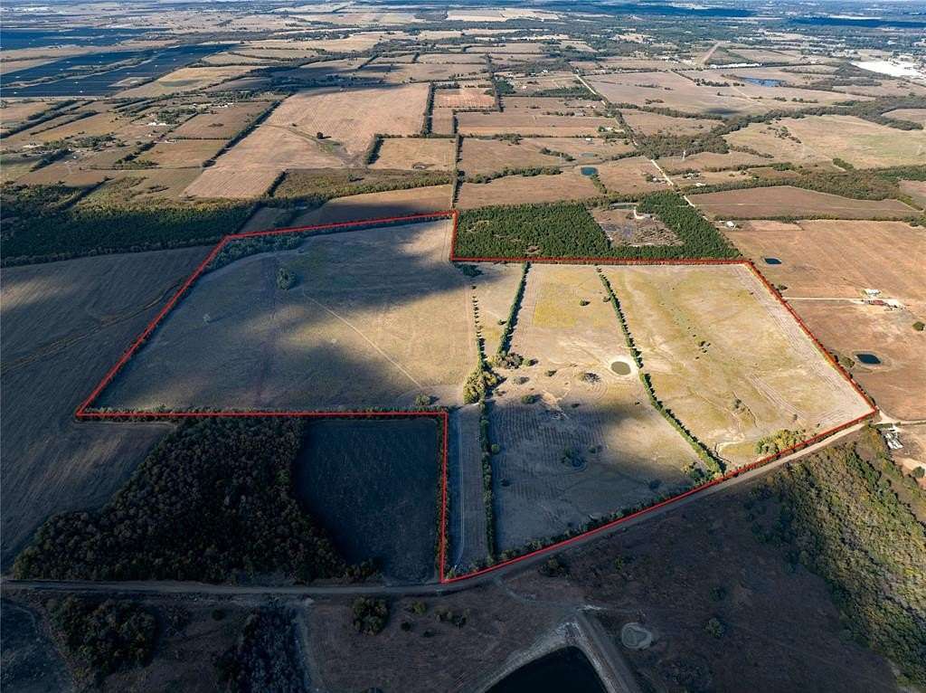 151 Acres of Recreational Land & Farm for Sale in Brookston, Texas