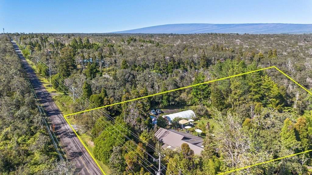 2.7 Acres of Improved Mixed-Use Land for Sale in Volcano, Hawaii