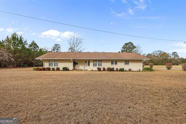 2 Acres of Residential Land with Home for Sale in Screven, Georgia