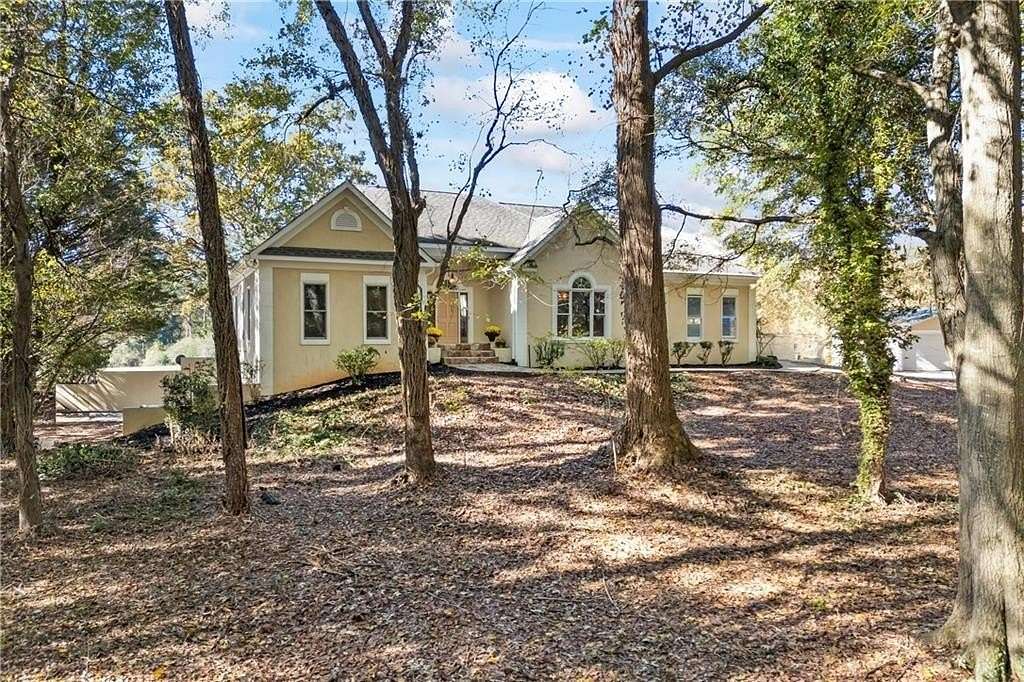 11 Acres of Land with Home for Sale in Gillsville, Georgia