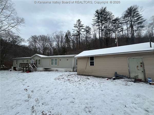 14.7 Acres of Land with Home for Sale in Racine, West Virginia