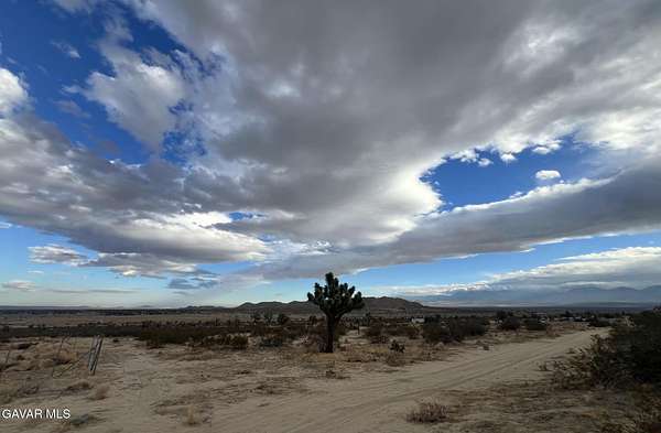 2.5 Acres of Land for Sale in Palmdale, California