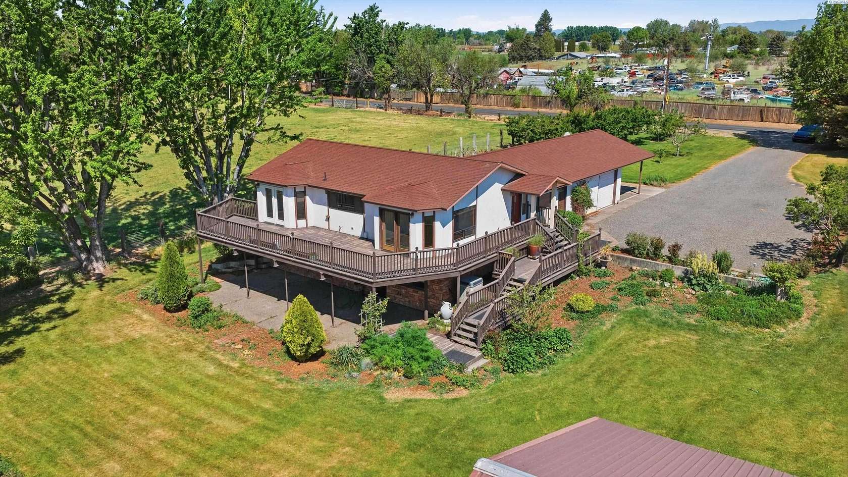 2.18 Acres of Land with Home for Sale in Prosser, Washington