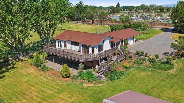 2.18 Acres of Land with Home for Sale in Prosser, Washington