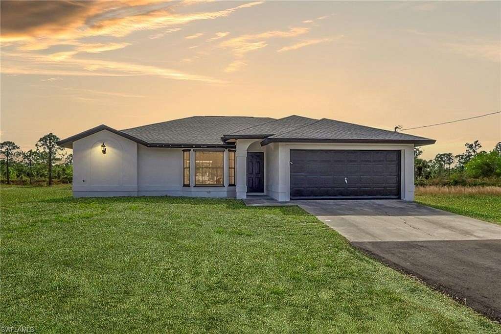 2.27 Acres of Residential Land with Home for Sale in Naples, Florida