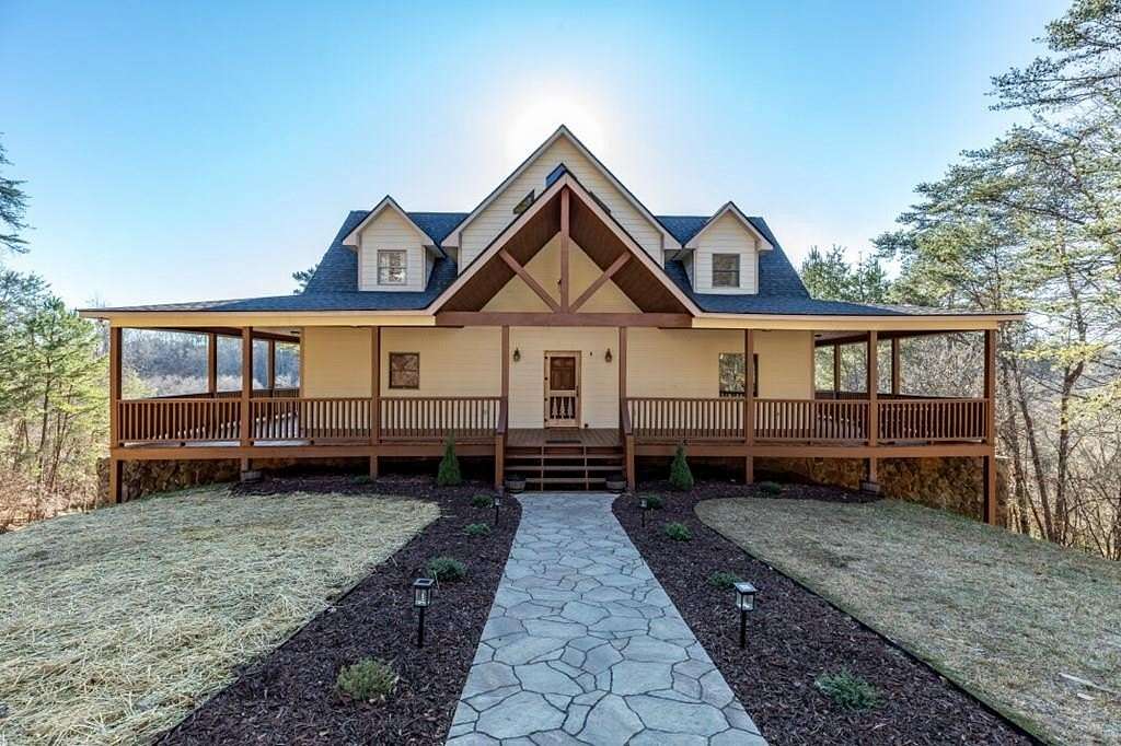 6 Acres of Land with Home for Sale in Mineral Bluff, Georgia