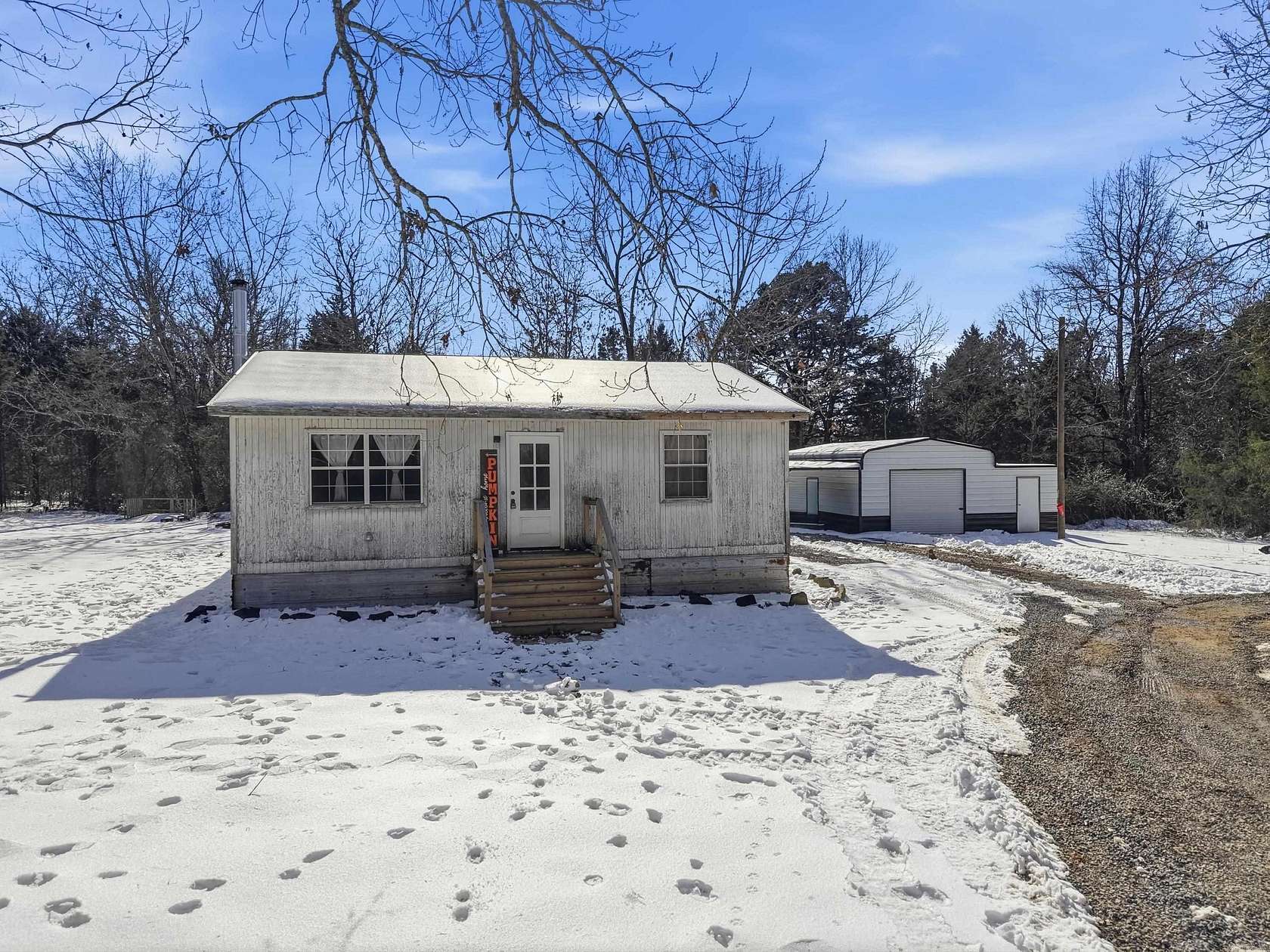 7.12 Acres of Residential Land with Home for Sale in Quitman, Arkansas