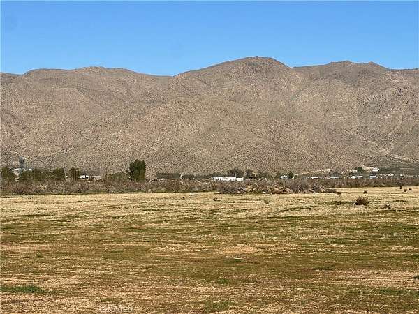 4.77 Acres of Land for Sale in Apple Valley, California