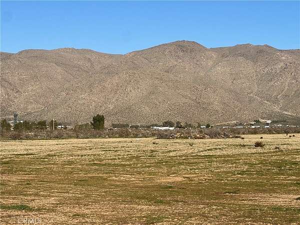 4.77 Acres of Land for Sale in Apple Valley, California