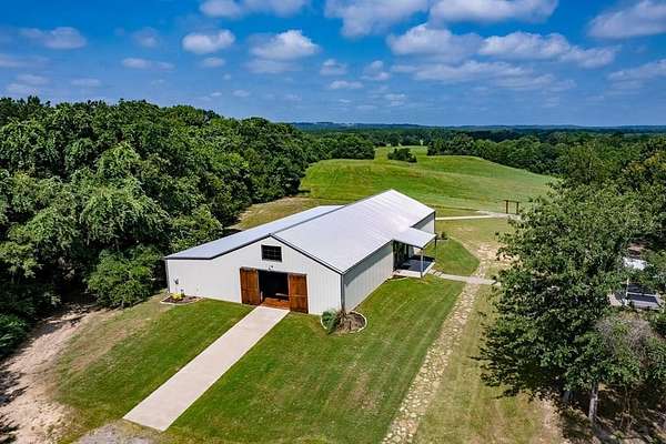 5.5 Acres of Improved Mixed-Use Land for Sale in Palestine, Texas