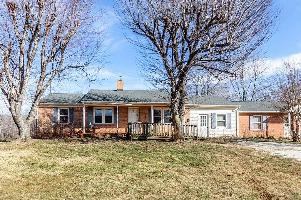 1.63 Acres of Land with Home for Sale in Appomattox, Virginia