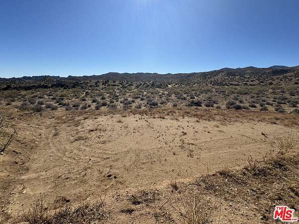 5 Acres of Residential Land for Sale in Pioneertown, California