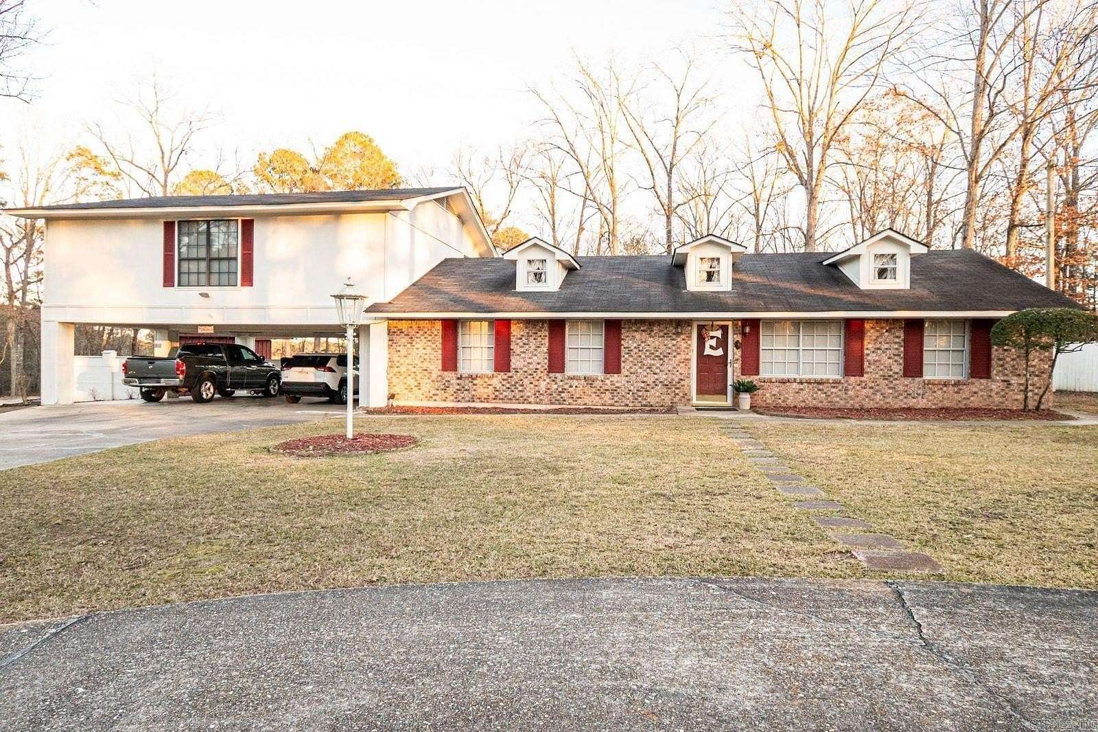 3.23 Acres of Residential Land with Home for Sale in El Dorado, Arkansas