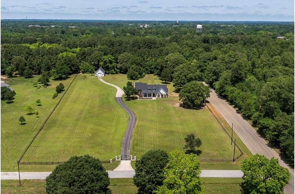 5.17 Acres of Land with Home for Sale in Athens, Texas