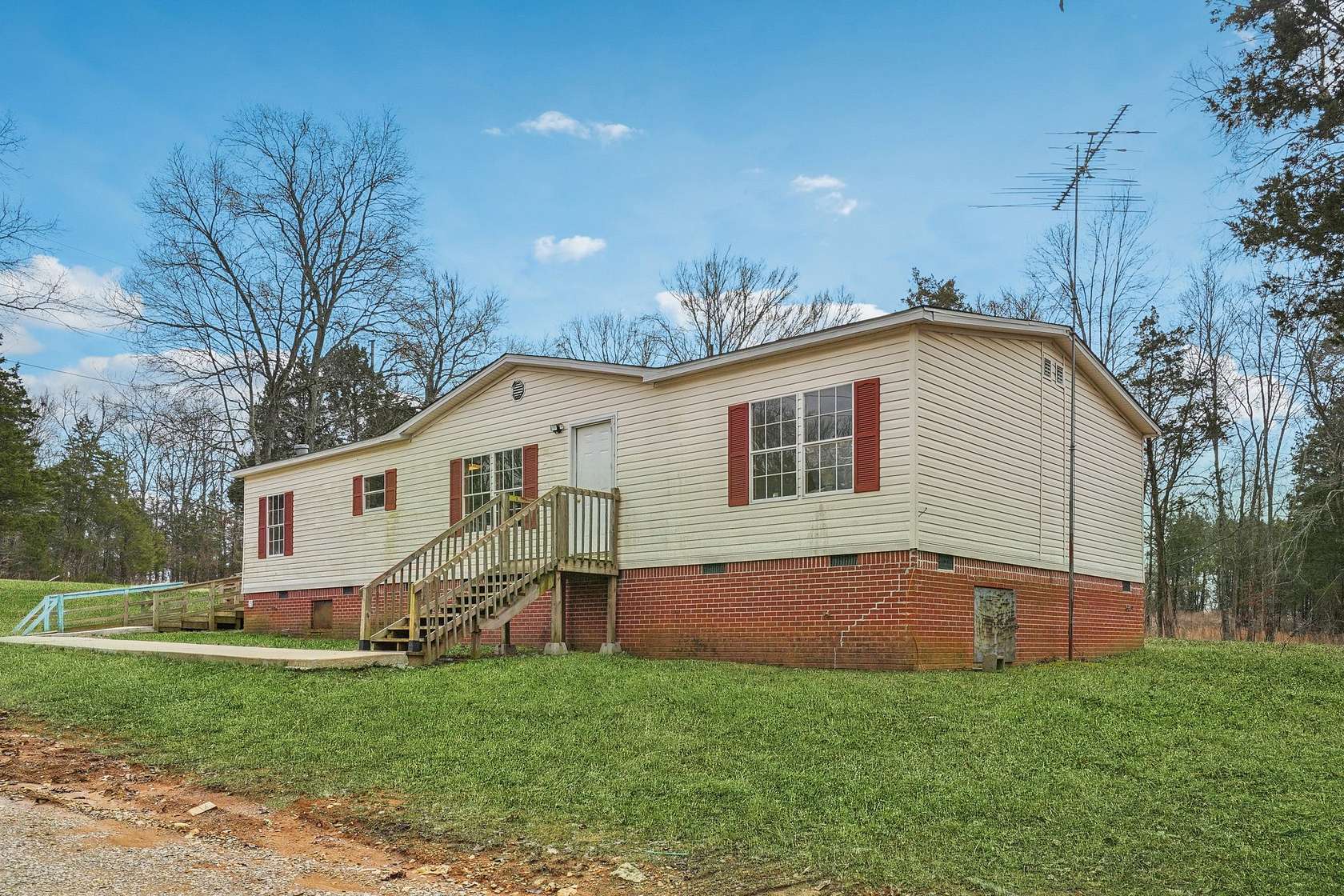 14.4 Acres of Land with Home for Sale in Spring Hill, Tennessee