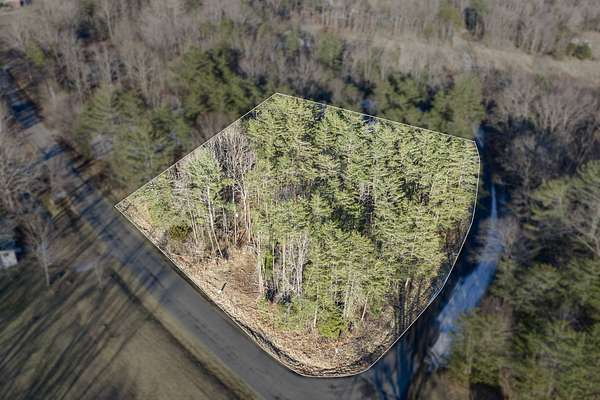 1.36 Acres of Residential Land for Sale in Crossville, Tennessee