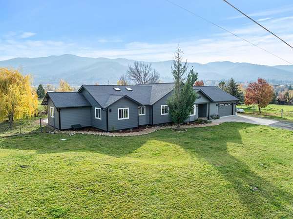 6.8 Acres of Land with Home for Sale in Ashland, Oregon