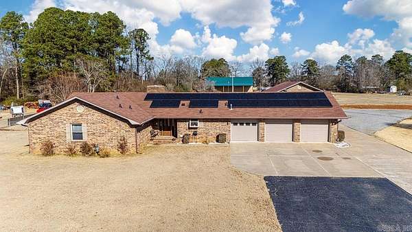 4.43 Acres of Residential Land with Home for Sale in Little Rock, Arkansas