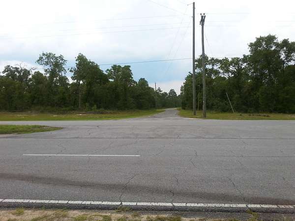 1.58 Acres of Mixed-Use Land for Sale in Chipley, Florida