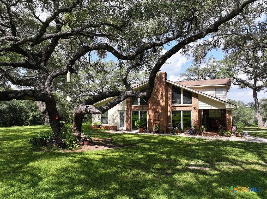 9.63 Acres of Residential Land with Home for Sale in Nursery, Texas