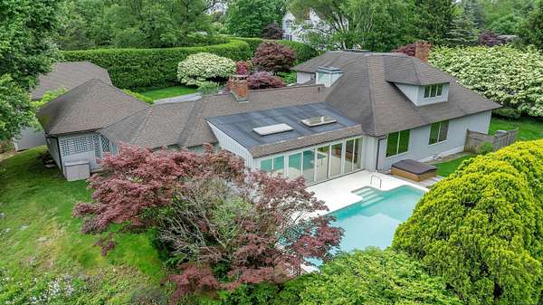 2.35 Acres of Residential Land with Home for Lease in New Canaan, Connecticut