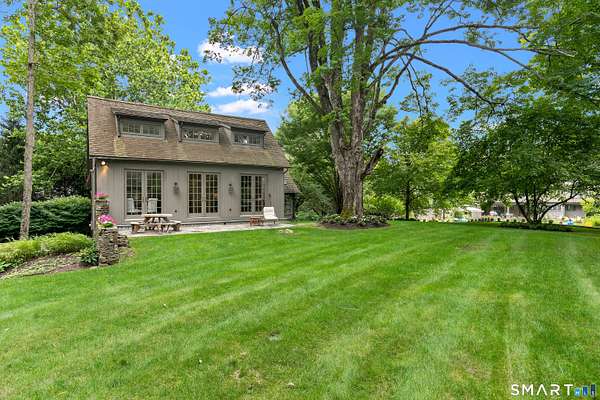 3.25 Acres of Residential Land with Home for Lease in Ridgefield, Connecticut