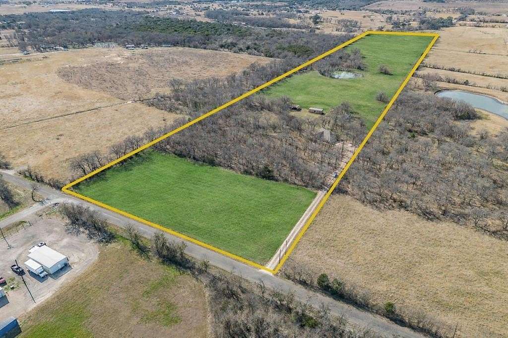 27 Acres of Land with Home for Sale in Elm Mott, Texas