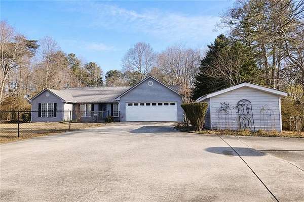 2.2 Acres of Land with Home for Sale in Murrayville, Georgia