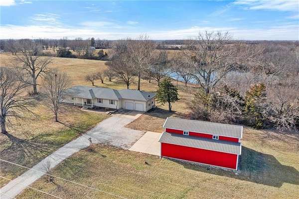 8 Acres of Residential Land with Home for Sale in Louisburg, Kansas