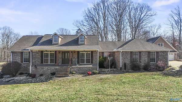 10 Acres of Recreational Land with Home for Sale in Scottsboro, Alabama