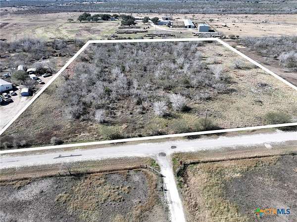 7.48 Acres of Residential Land for Sale in Beeville, Texas