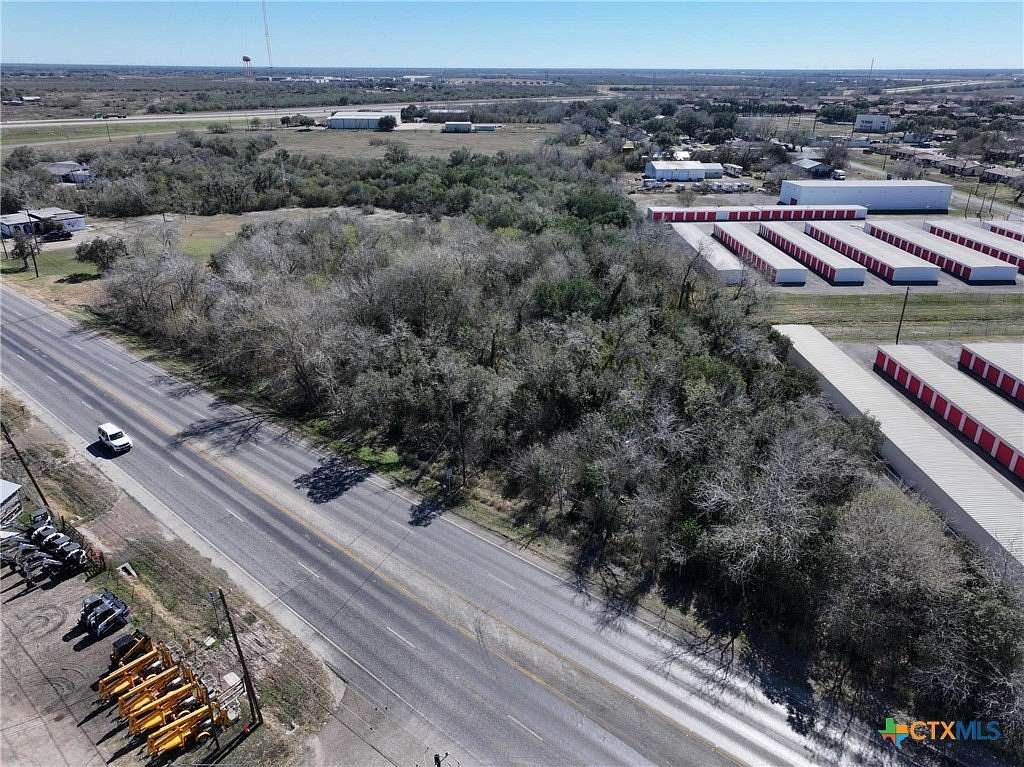 5 Acres of Mixed-Use Land for Sale in Beeville, Texas