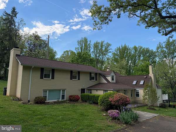 2.29 Acres of Land with Home for Lease in The Plains, Virginia