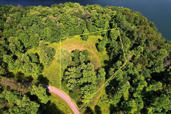 1.73 Acres of Residential Land for Sale in Jamestown, Kentucky