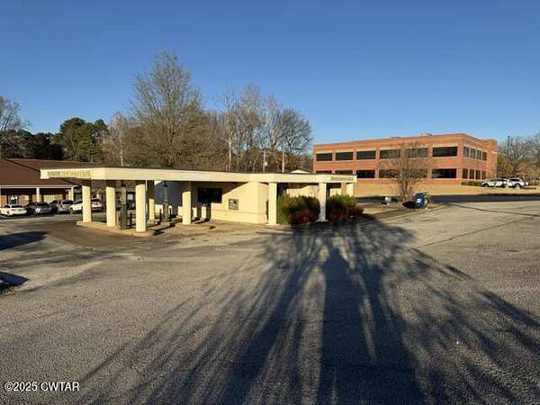 0.79 Acres of Commercial Land for Sale in Jackson, Tennessee