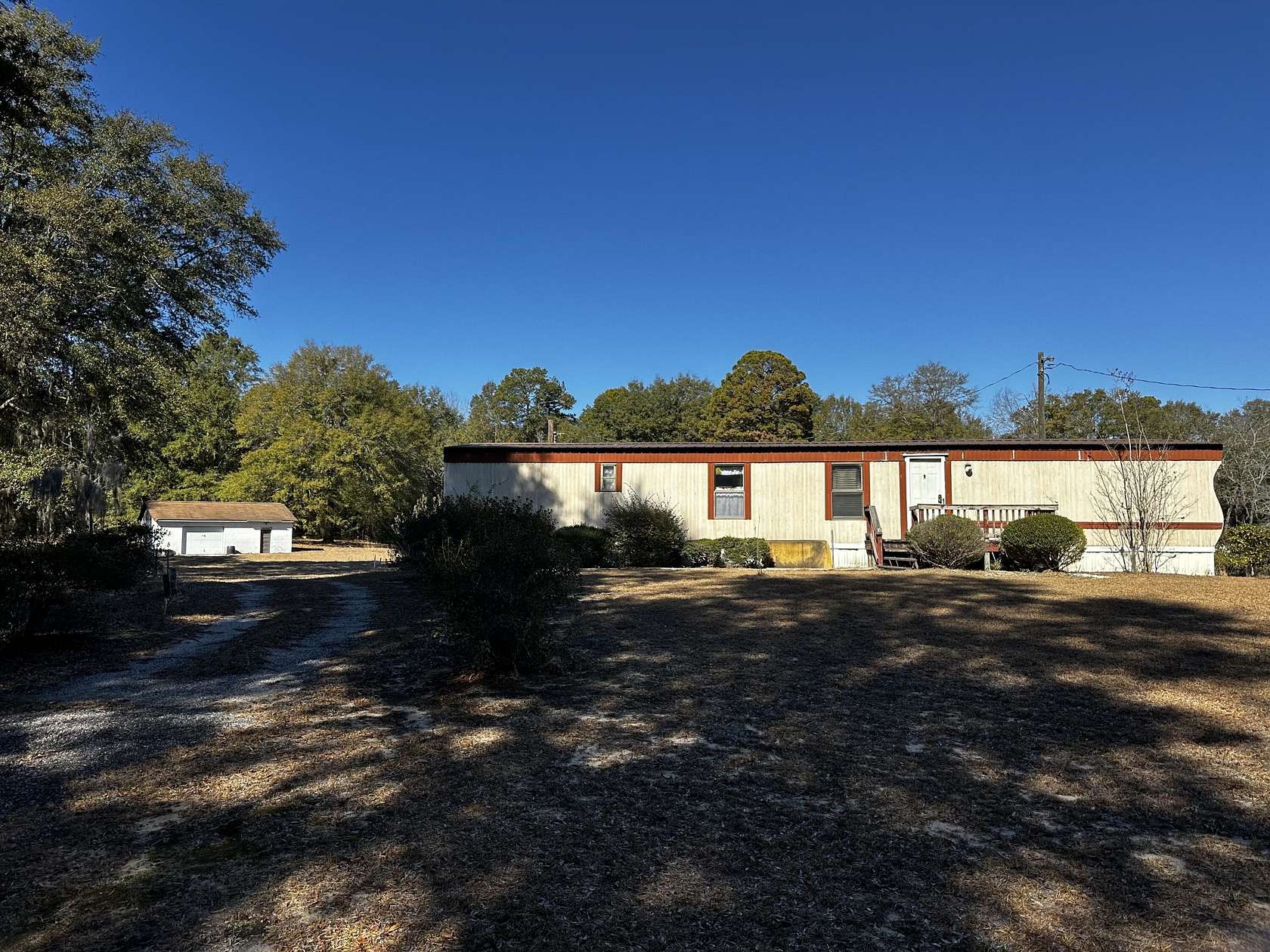 2 Acres of Residential Land with Home for Sale in Summerton, South Carolina