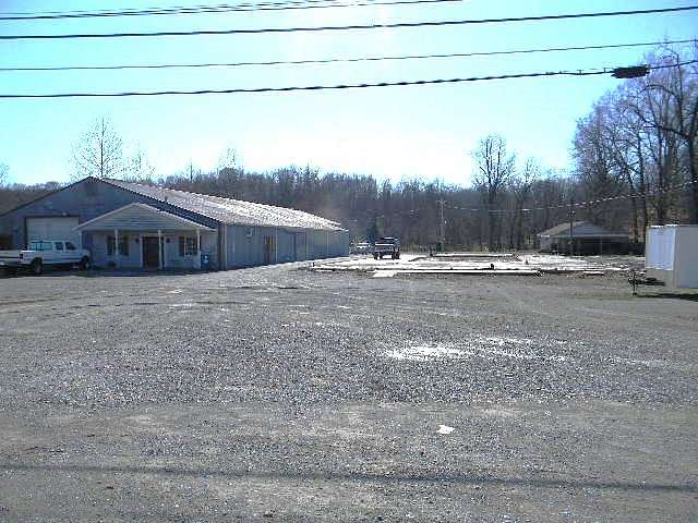3.4 Acres of Improved Mixed-Use Land for Sale in Waverly, Tennessee