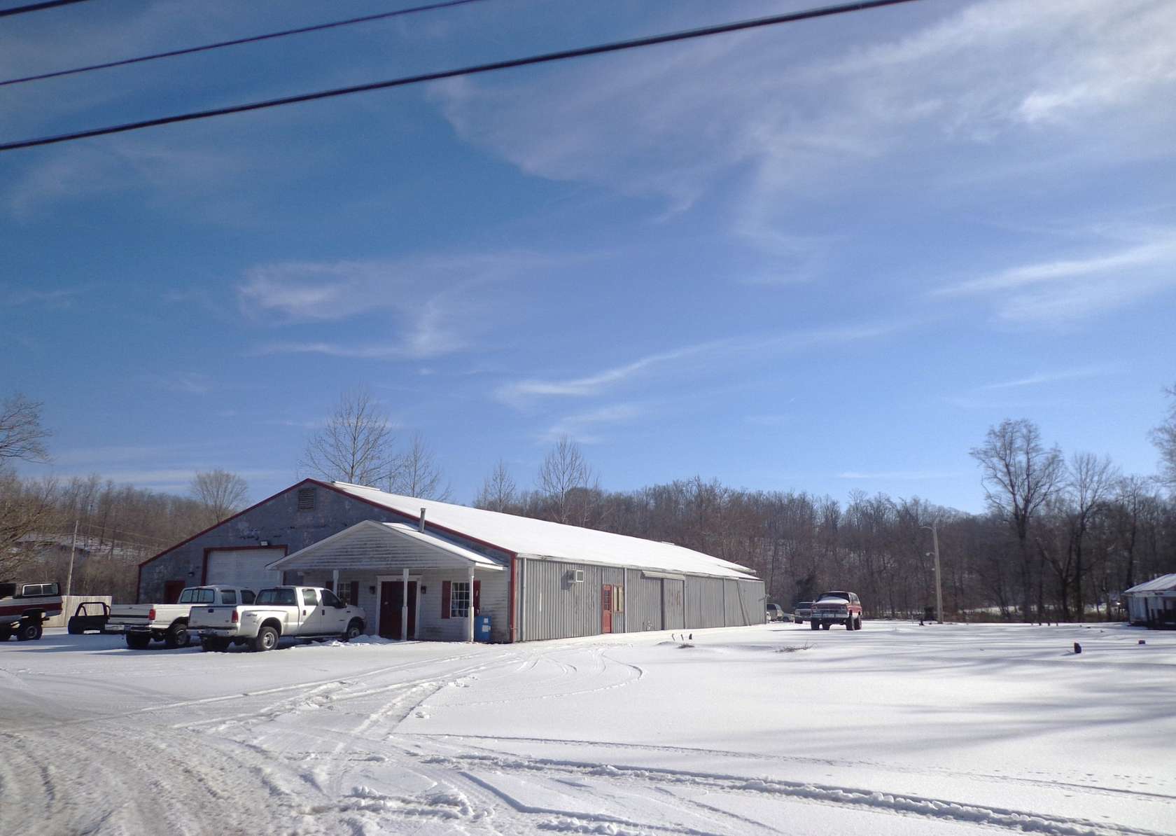 3.4 Acres of Improved Mixed-Use Land for Sale in Waverly, Tennessee